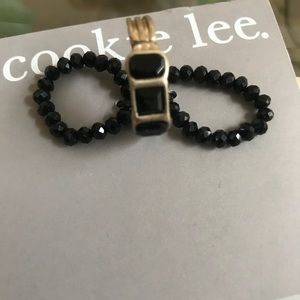 Black and gold multi ring set